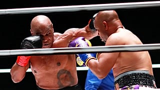 Mike Tyson e Roy Jones Jr. mostraram golpes impressionantes em Los Angeles