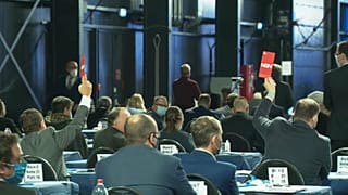 Divisée face à la pandémie, l'AFD tient un Congrès controversé