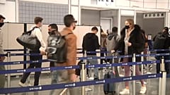 Filas de espera en un aeropuerto tras la festividad de Acción de Gracias
