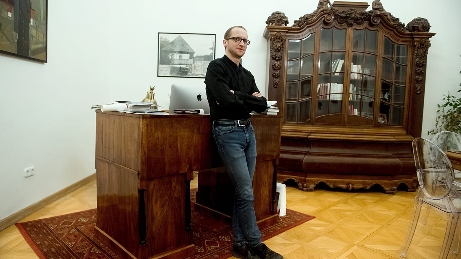 Demeter Szilárd dolgozószobájában