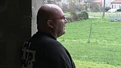 Matthieu Marcon, dans son exploitation