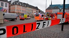 Polizeiabsperrung nach Amokfahrt in Trier, 01.12.2020