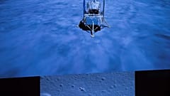 Chang'e 5 kurz vor dem Aufsetzen auf der Mondoberfläche. 