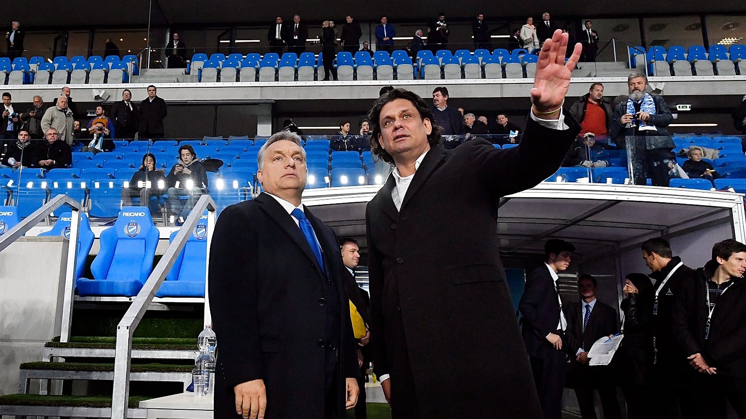 Fidesz MEP Tamas Deutsch (right) with Hungarian prime minister Viktor Orban in 2016.