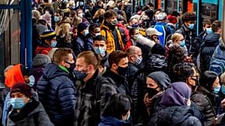 COVID-19: ограничения и вакцинация