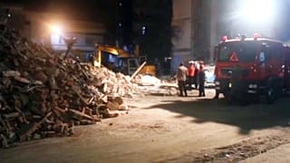 Csak törmelék maradt az összeomlott ház helyén Alexandriában