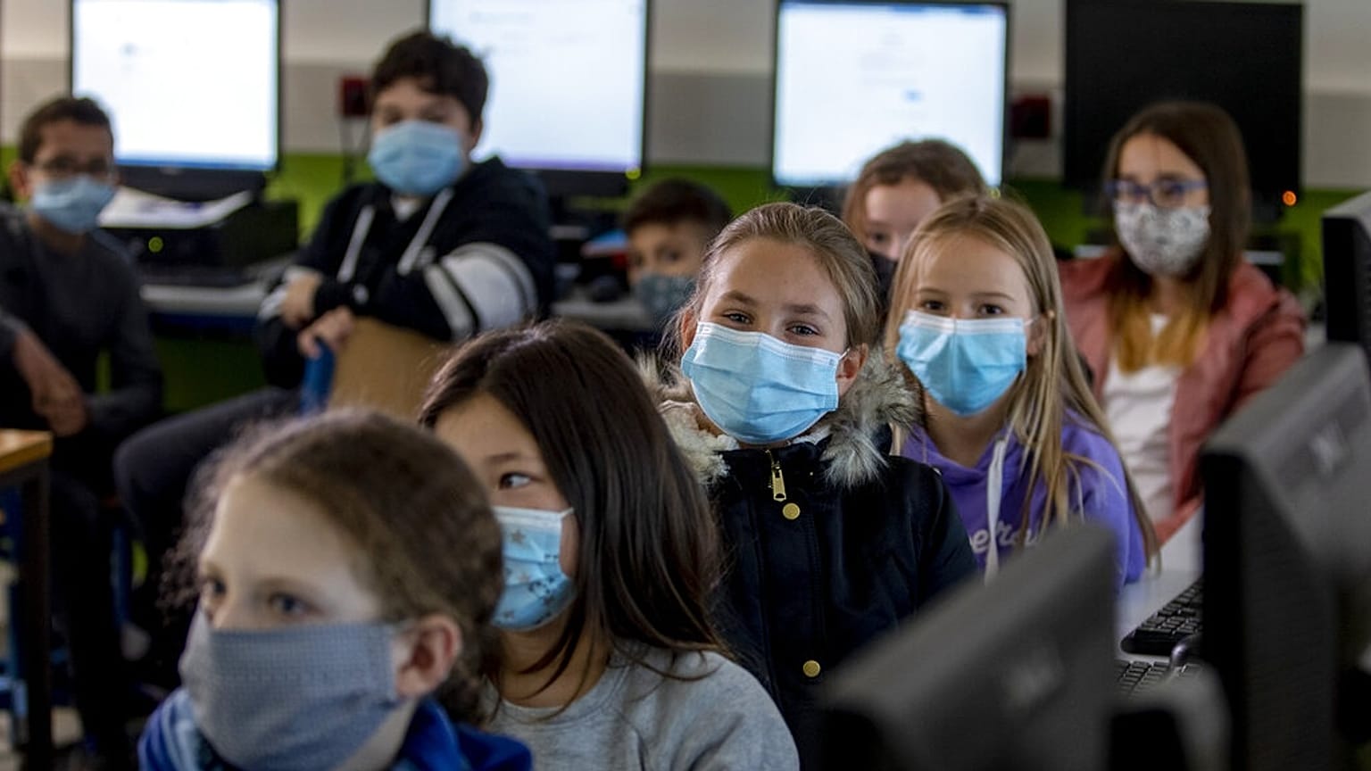 Germania, digitale e gesso: la scuola 'ibrida' non si ferma
