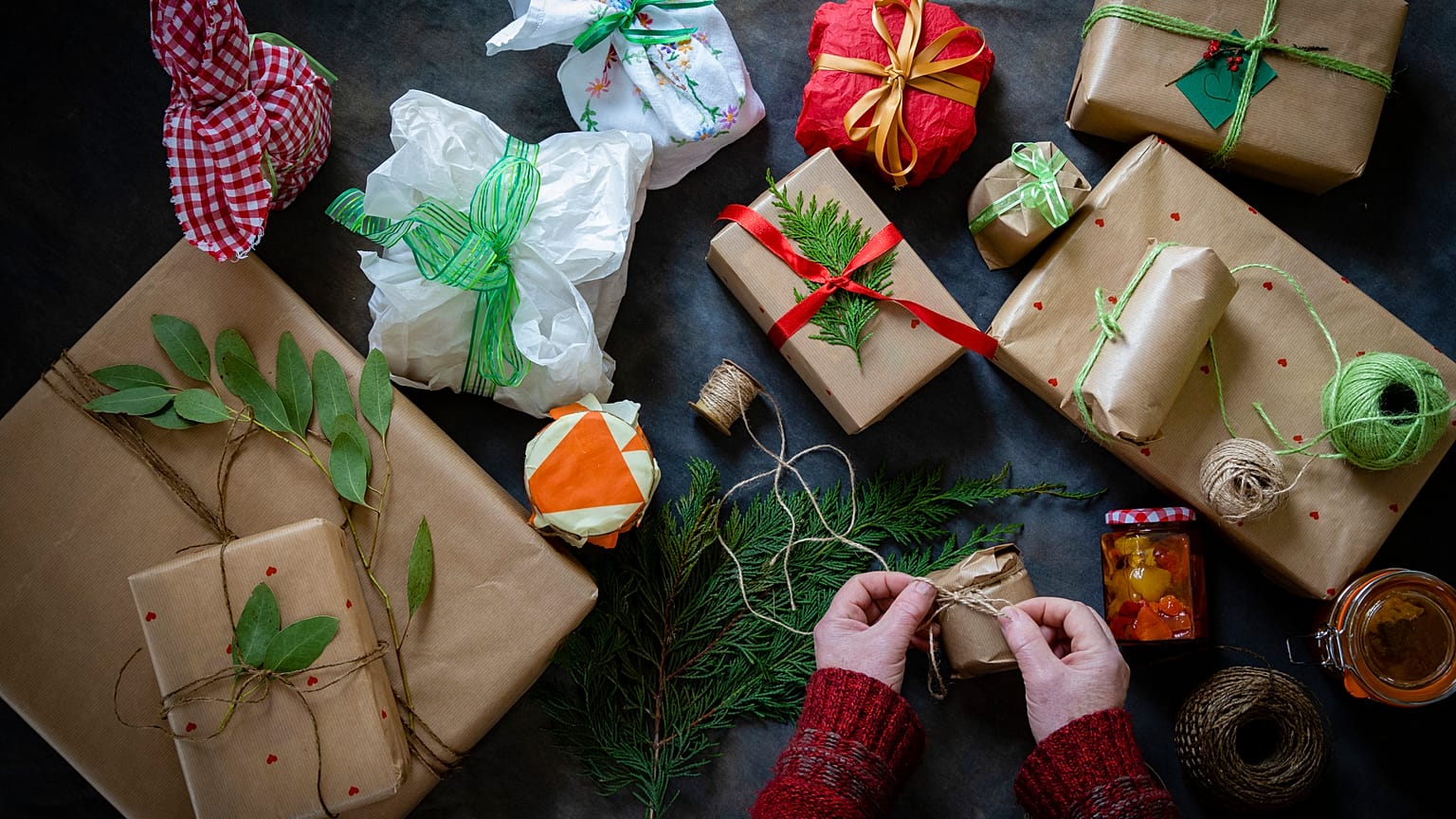 Eco-friendly Christmas wrapping paper - get creative this year and make your own. 