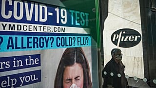 Сокращение производства вакцины Pfizer "расстроило" азиатские фондовые биржи