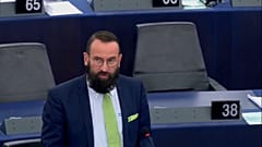 Sex-Skandal um Fidesz-Politiker Szajer: Ungarn misstrauen Regierung