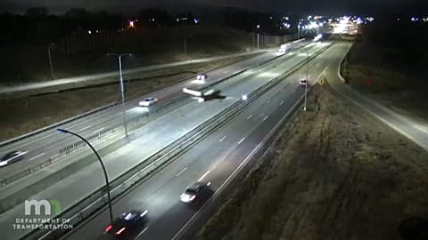 Dramatisches Video: Notlandung mitten auf der Autobahn