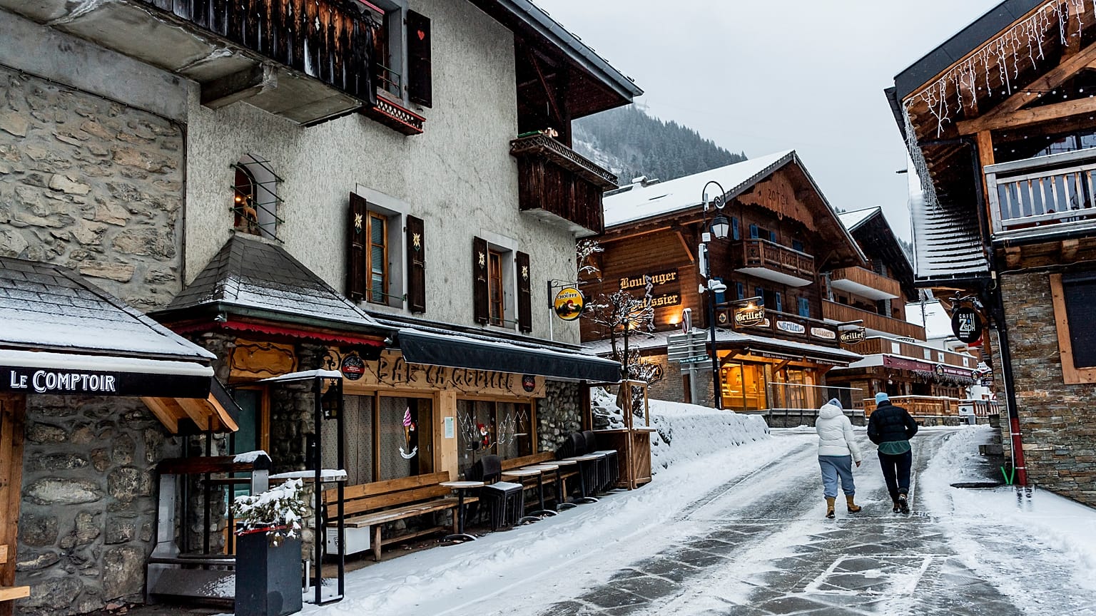 Virus Outbreak France Switzerland