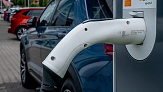 Halihazırda 2,5 milyon aracın olduğu Danimarka'da sadece 20 bin elektrikli araç kullanılıyor