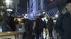 Keramiktassen aus dem Internet - der Budapester Weihnachtsmarkt geht online
