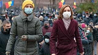Après la victoire de leur présidente Maia Sandu, les Moldaves refusent qu'on lui vole le pouvoir