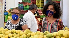 في أحد الأسواق التونسية
