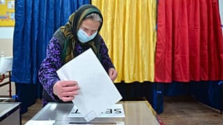 Empate técnico entre conservadores y socialistas en las elecciones de Rumanía