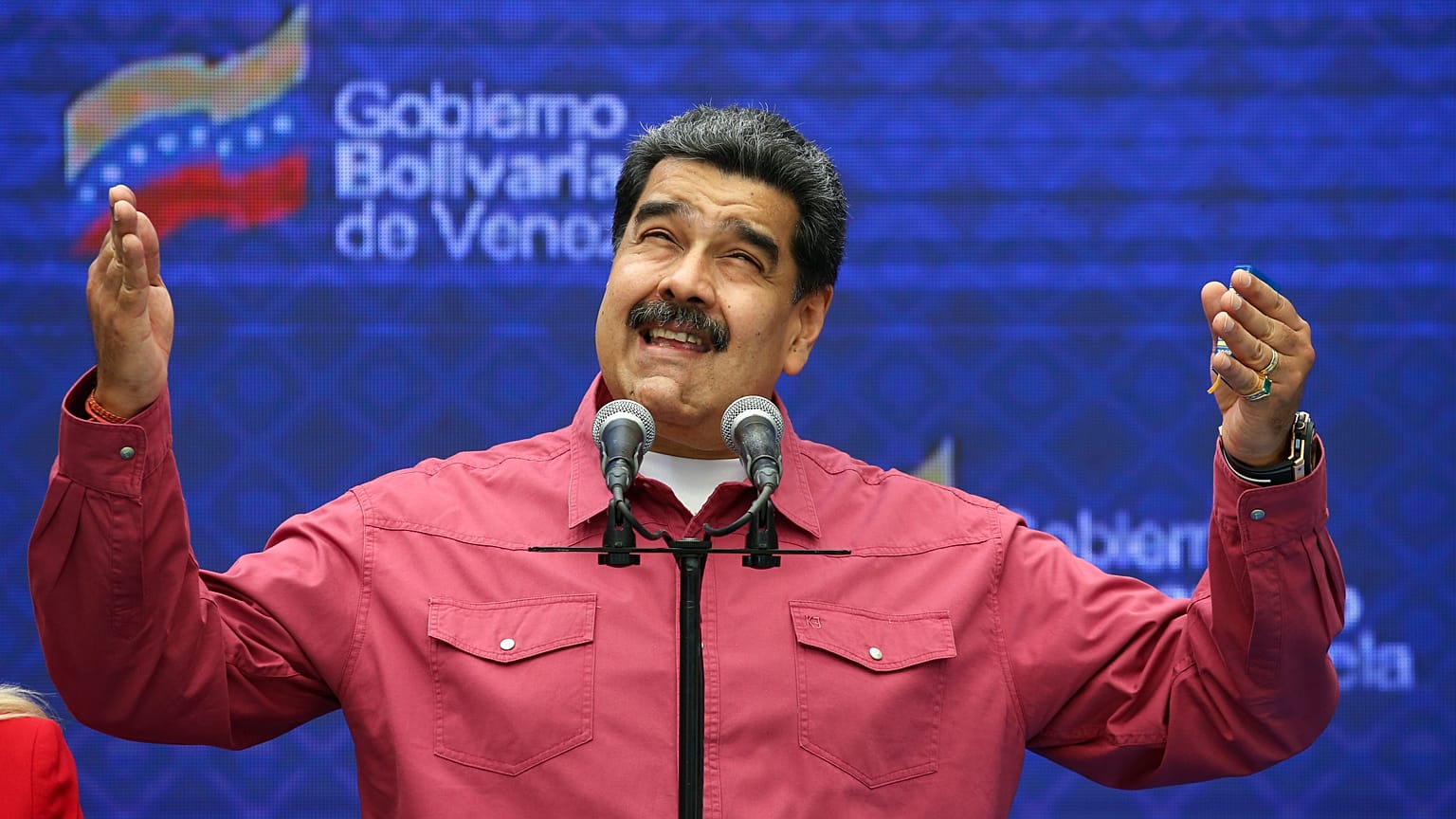 Nicolás Maduro, tras votar este domingo en las elecciones legislativas