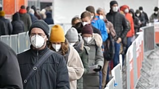 People queuing up for voluntary testing in Vienna
