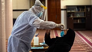 اختبار كوفيد-19 في مسجد في مدينة غزة