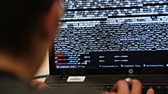 Участник Steria Hacking Challenge в Париже 16 марта 2013