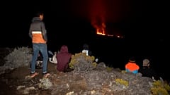 Vulkan Piton de la Fournaise auf La Réunion bricht erneut aus