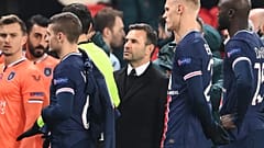 L'entraîneur turc Okan Buruk pendant le match PSG-Basaksehir au Parc des Princes à Paris, le 8 décembre 2020