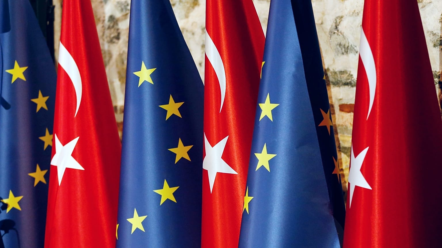 AB, Türkiye'ye yaptırımları genişletti