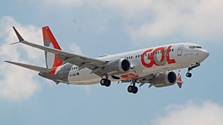 Un Boeing 737 MAX de la compañía brasileña Gol durante su primer vuelo en 21 meses