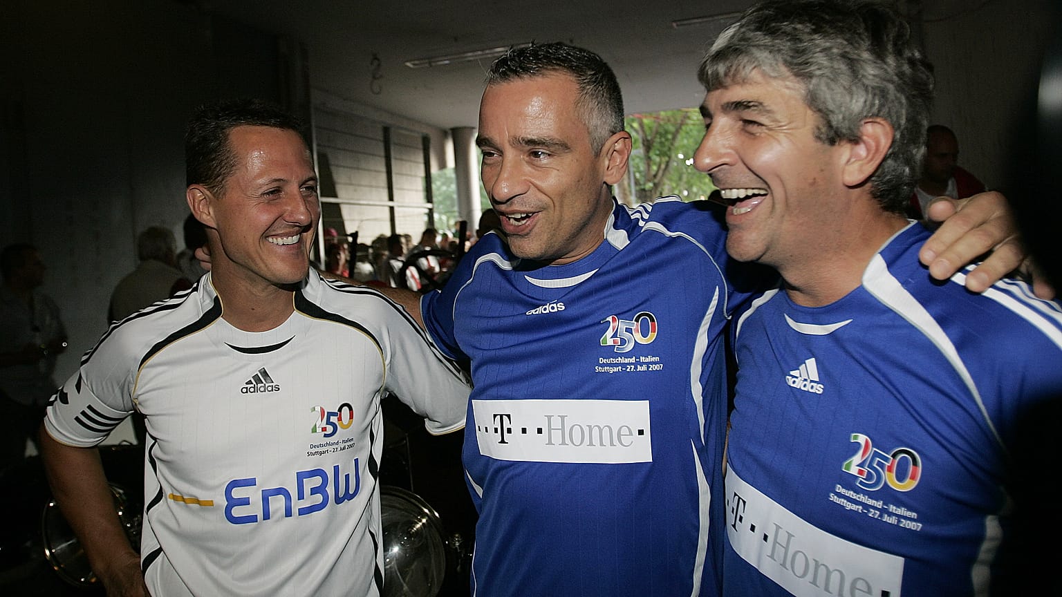 Rossi con Ramazzotti e Schumacher in un remake di Italia-Germania del 1982
