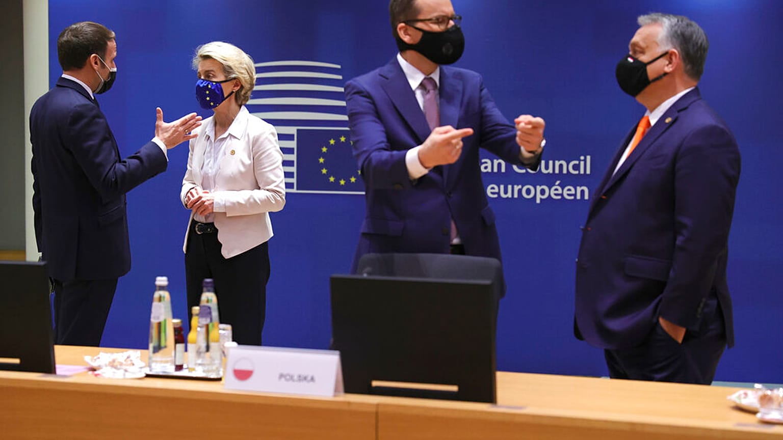 Macron, von der Leyen, Morawiecki és Orbán az EU-csúcson