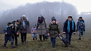 Bosna Hersek'ten Hırvatistan'a geçmeye çalışan Afganlar 