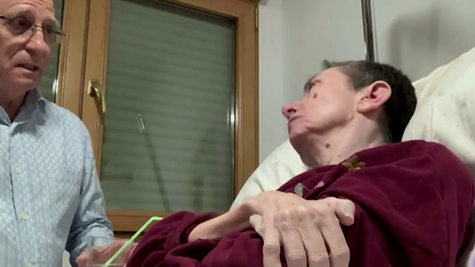 Ángel Hernández y su esposa, Maria José Carrasco, a la que ayudó a acabar con su vida