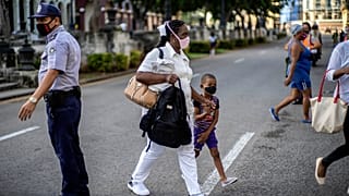 La falta de divisas ha agudizado la crisis económica en Cuba