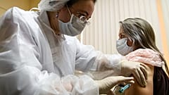 Rusya, geliştirdiği EpiVakKorona" adlı 2.Covid-19 aşısının 3. faz klinik deneylerine başlandığını duyurdu.