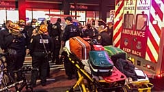 New York'ta yaralananlar hastaneye kaldırıldı