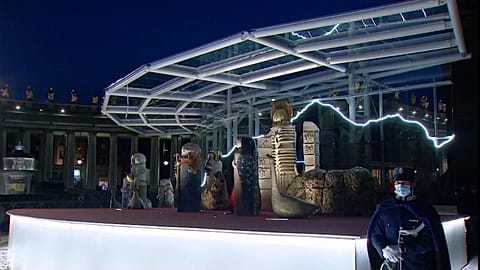 Vatikan: Weihnachtskrippe und Christbaum stehen schon mal 