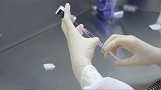 لقاح فايزر/ بايونتيك  