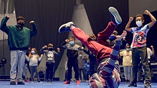 Sport vagy tánc? 500 portugál gyerek ismerkedhetett a breaktánccal