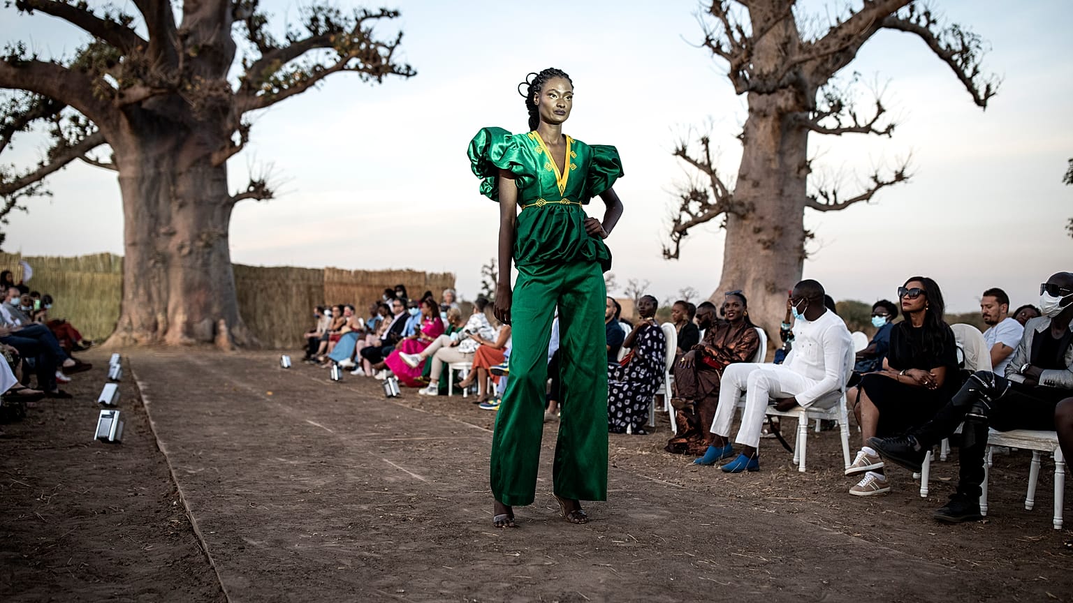 Modenschau unter Affenbrotbäumen: Dakar Fashion Week