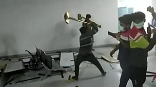عنف آيفون - الهند