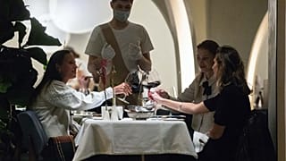 В Москве начали искать нарушителей коронавирусных ограничений по соцсетям