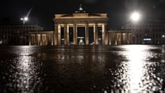 Das verlassene Brandenburger Tor in Berlin.