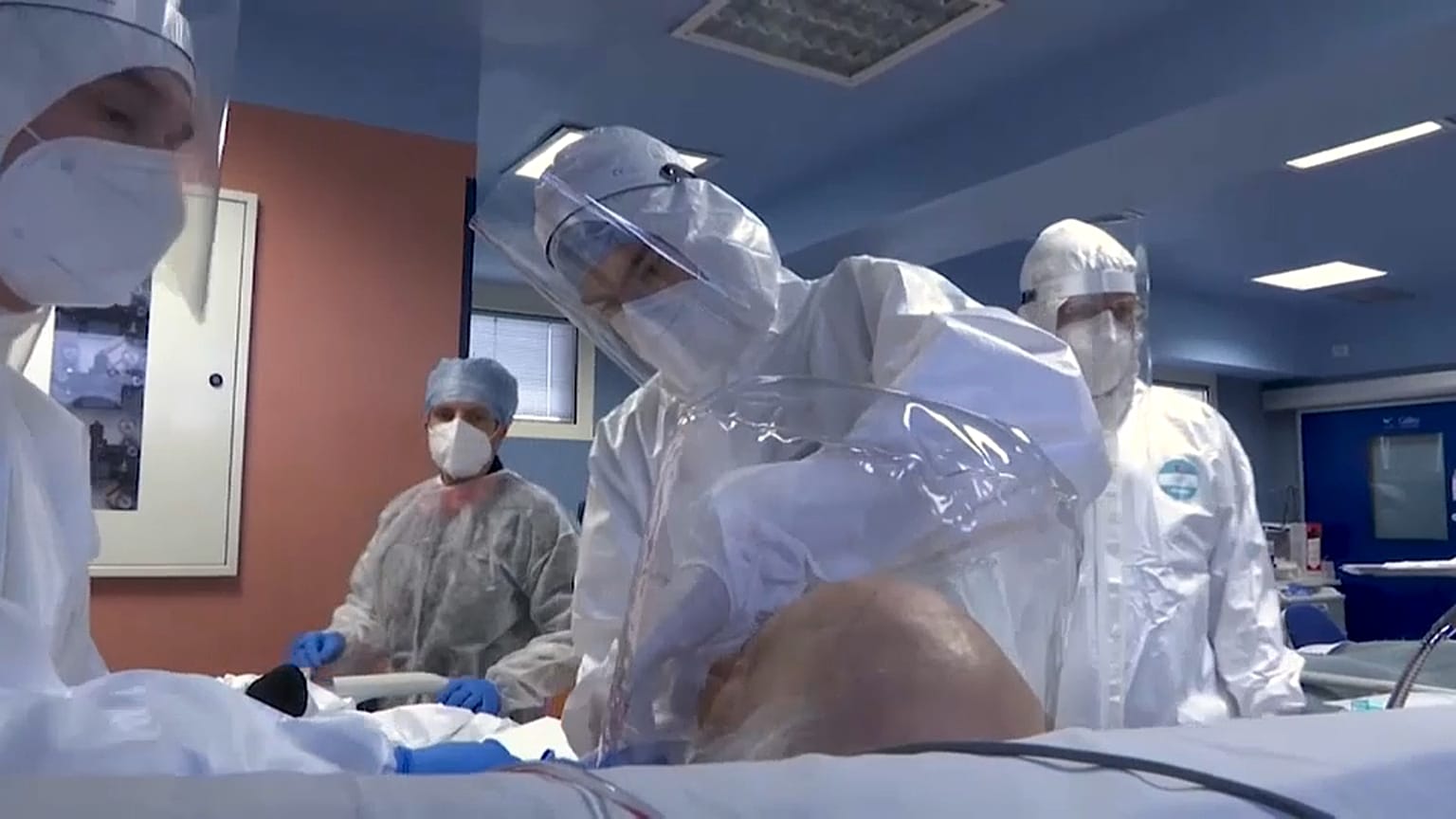 Covid-19: Ιταλοί γιατροί στην πρώτη γραμμή της μάχης