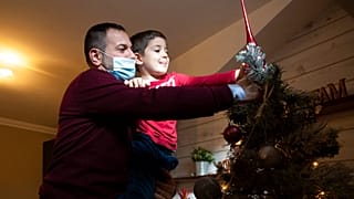 Nem mindenki díszíthet fát a családjával