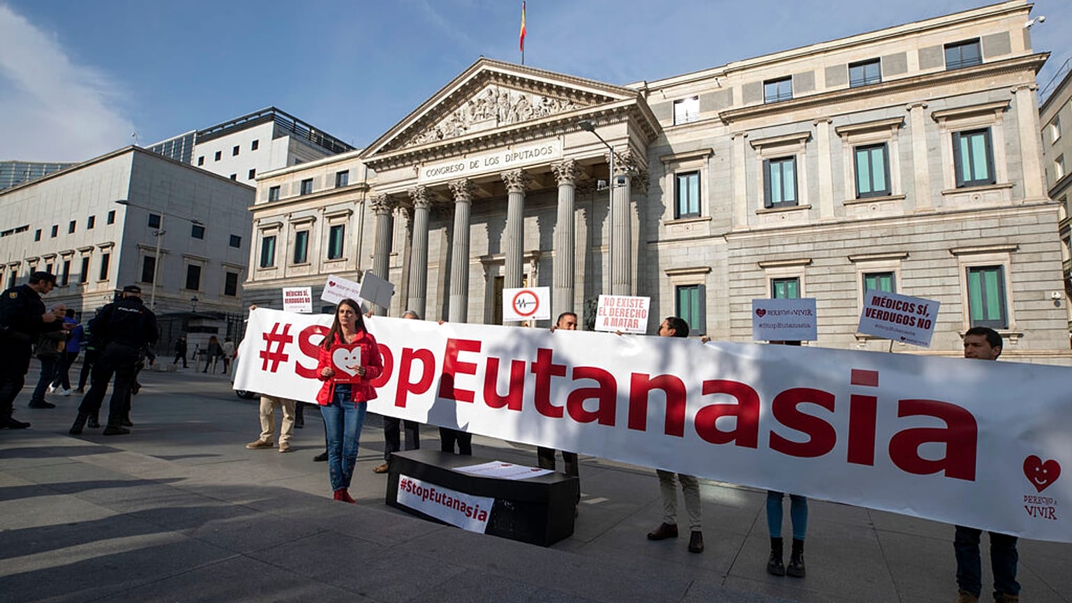 Jóváhagyta az eutanázia engedélyezését a spanyol parlament alsóháza