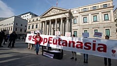 Spanien: Parlament erlaubt aktive Sterbehilfe 