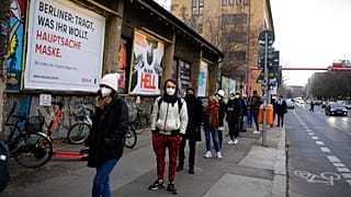 Schlangestehen für den Schnelltest