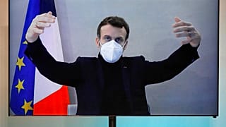 Μακρόν:«Αν και προσεχα πολύ, κόλλησα!»