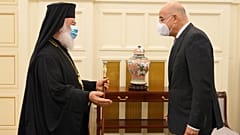 Ο υπουργός Εξωτερικών, Νίκος Δένδιας συναντήθηκε με τον πατριάρχη Αλεξάνδρειας Θεόδωρο Β